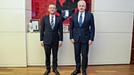 CHP Genel Başkanı Özgür Özel, CHP Beykoz Belediye Başkanı Alaattin Köseler ile birlikte.