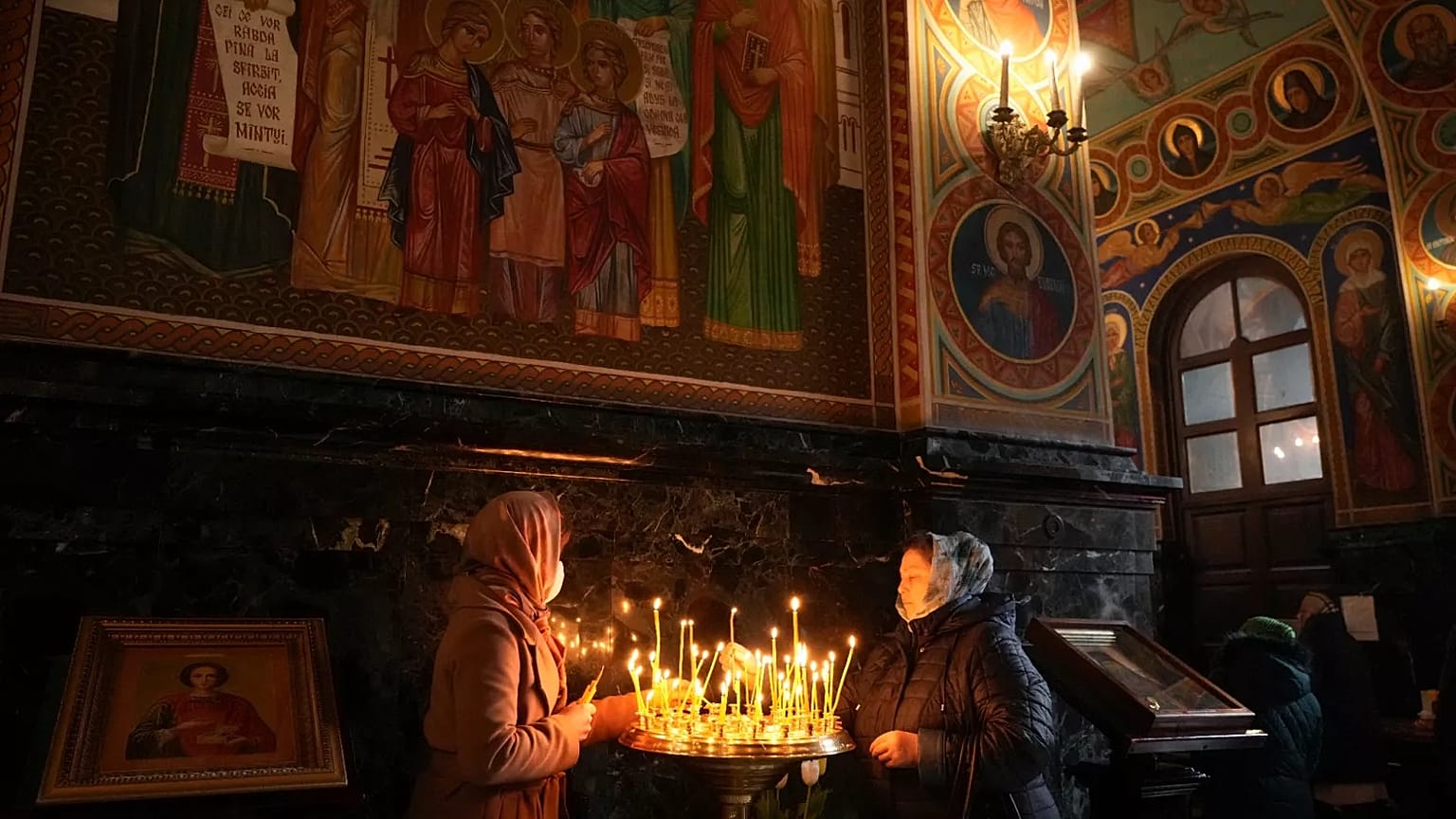 Orthodox believers attend a service in Chișinău, 13 March, 2022