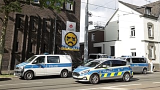 In Essen ist eine Lehrkraft mit einem Messer angegriffen worden. Sie befindet sich im Krankenhaus.