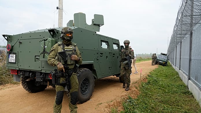 Resti di un drone russo trovati in un campo agricolo in Polonia