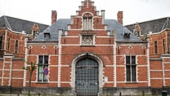 Vista frontale della prigione di Forest, Bruxelles.