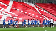 I giocatori della nazionale di calcio di Israele si allenano allo stadio di Debrecen: con la guerra Israele gioca in Ungheria le partite ufficiali in casa (6 giugno 2024)