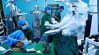 World's first 5G remote robot surgery at over 4,500 meters successfully completed in China's Xizang