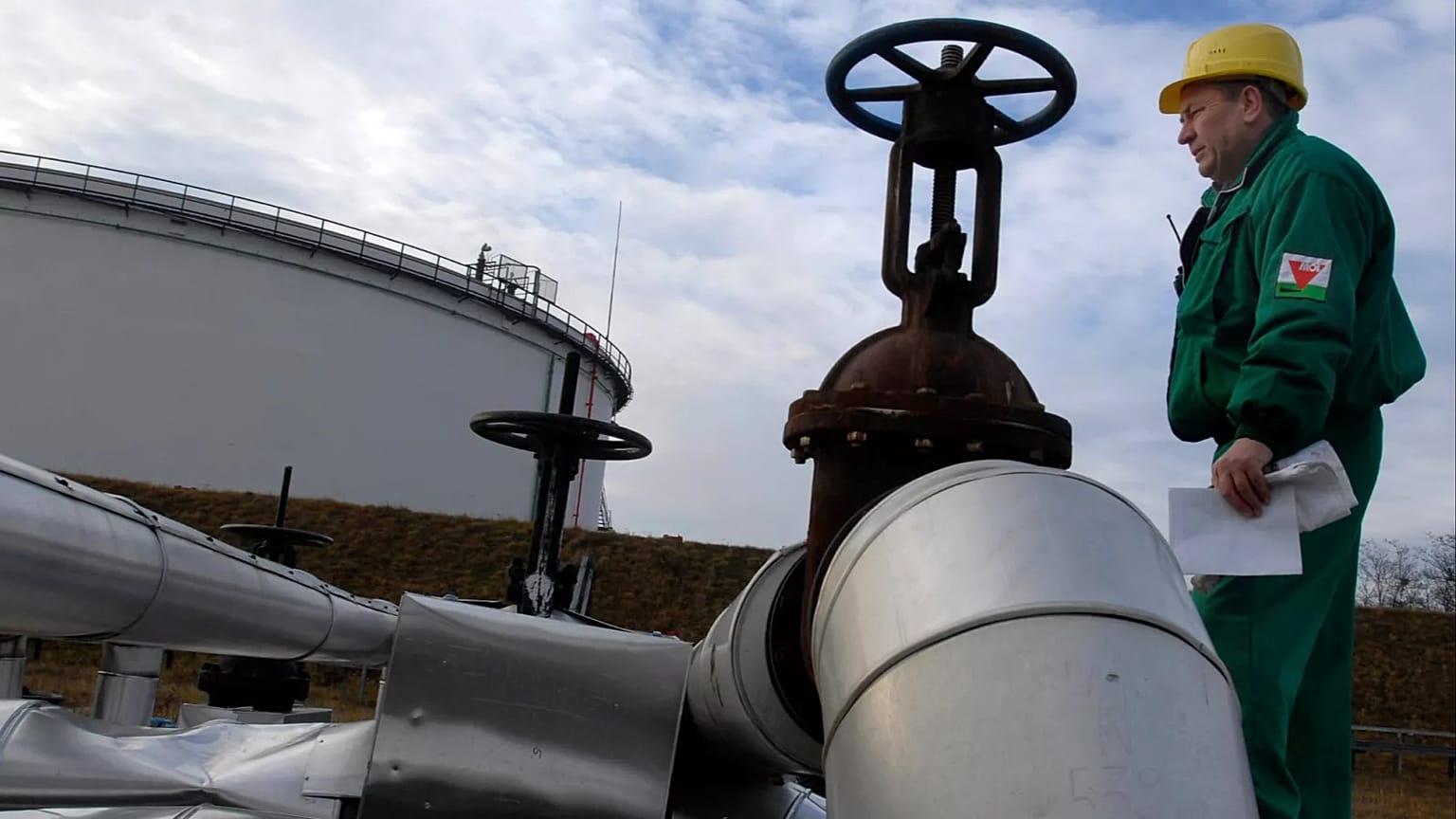  Istvan Szekeres, engineer of the Hungarian Oil and Gas Company (MOL) checks the receiving area of the Druzhba oil pipeline in the country's largest oil refinery in Szazhalomb