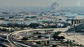 Se eleva humo de una explosión, supuestamente causada por un ataque israelí, en Doha, Qatar, el martes 9 de septiembre de 2025.