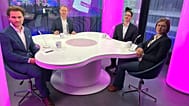 Tüttő Péter, Szűcs Ágnes, Papp Roland és Zsíros Sándor az Euronews stúdiójában