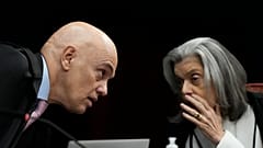 I giudici della Corte Suprema Alexandre de Moraes, a sinistra, e Carmen Lucia parlano durante il verdetto, a Brasilia, Brasile, martedì 9 settembre 2025.