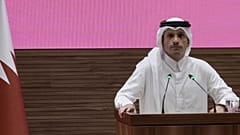  شیخ محمد بن عبدالرحمن آل ثانی، نخست وزیر و وزیر امور خارجه قطر، در دوحه، قطر، سه‌شنبه ۹ سپتامبر ۲۰۲۵ در حال سخنرانی مطبوعاتی است.