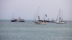 Boote der Global Sumud Flottille für Gaza ankern vor Sidi Bou Said in Tunesien (9. September 2025)