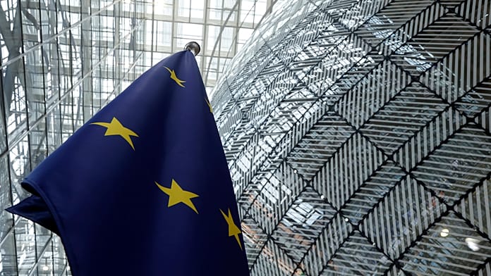 Trump tells EU to place 100 tariffs on India and China to pressure Putin Trump is lobbying the EU to impose 100 tariffs on India and China, two major importers of Russian oil, to pressure Putin to end his war in Ukraine.