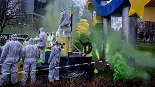 Környezetvédők tüntetnek Frankfurtban az EU atomenergia-pártisága ellen