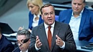 Verteidigungsminister Boris Pistorius während einer Sitzung des Deutschen Bundestages, 10. September 2025