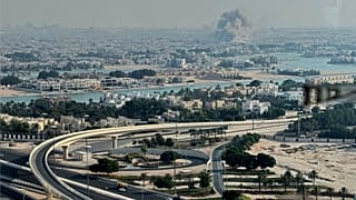 دود ناشی از حمله هوایی اسرائیل در دوحه، قطر، در روز سه‌شنبه ۹ سپتامبر ۲۰۲۵