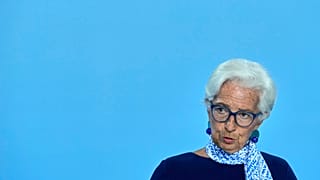 Avrupa Merkez Bankası Başkanı Christine Lagarde, Frankfurt'taki merkezde açıklamalarda bulunurken, 24 Temmuz 2025