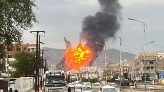 تصاعد النيران والدخان في أعقاب الغارات الجوية الإسرائيلية على صنعاء، اليمن، الأربعاء 10 سبتمبر/ أيلول 2025.