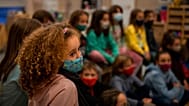 صورة تعبيرية لطلاب في مدرسة اسبانيا
