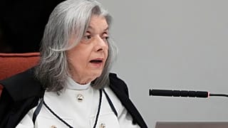 A juíza Cármen Lúcia durante a sessão desta quinta-feira.