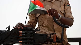 جندي من قوات الدعم السريع في السودان في ولاية شرق النيل، 22 يونيو 2019.