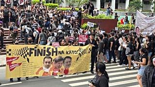 Hunderte Studierende der Universität der Philippinen protestieren