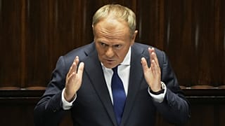 A lengyel kormányfő a varsói parlamentben