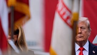 الرئيس الأميركي دونالد ترامب والسيدة الأولى ميلانيا ترامب يحضران مراسم في مقر البنتاغون لإحياء الذكرى الـ24 لهجمات 11 أيلول/سبتمبر، الخميس 11 أيلول/سبتمبر 2025، في واشنطن. 