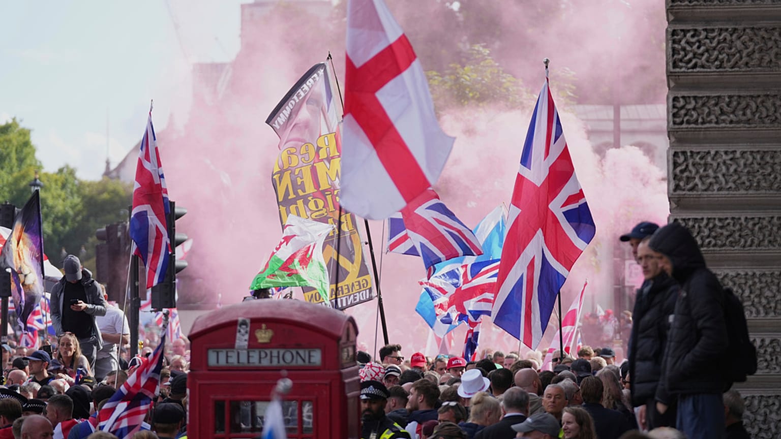 Tüntetés Londonban a bevándorlás ellen 2025.09.13.
