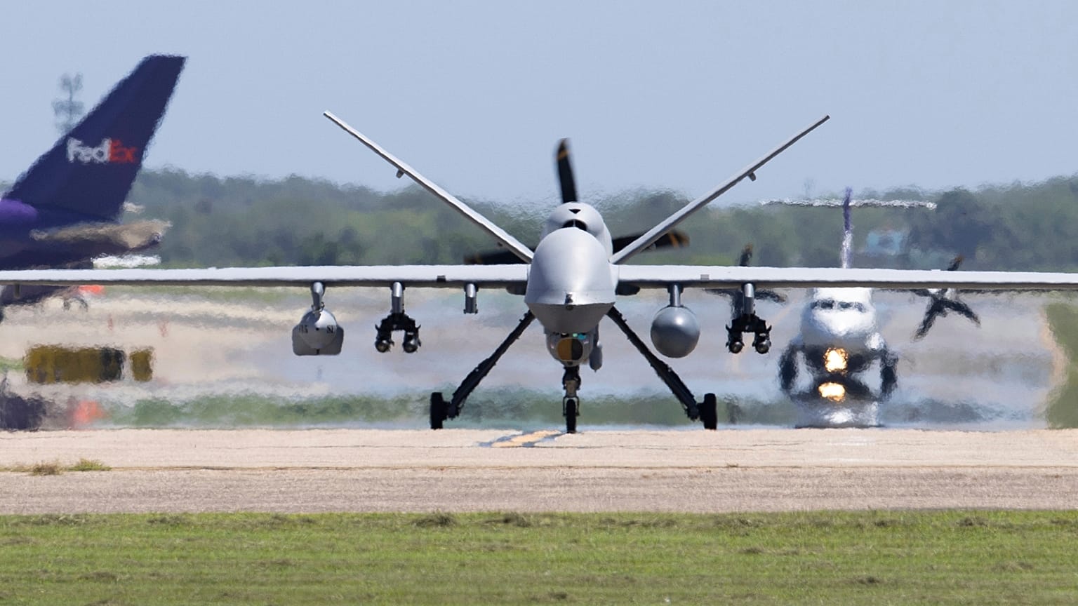 Armamento aéreo llega a Puerto Rico.