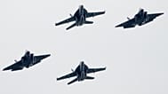 F35-ös és F18-as gépek köteléke
