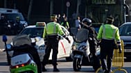 Imagen de policía ordenando el tráfico en Madrid. Archivo