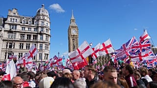 Manifestación durante la marcha y concentración "Unite the Kingdom" (Unir el Reino), liderada por Tommy Robinson, en Londres, el sábado 13 de septiembre de 2025.