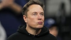FILE. Elon Musk assiste alla finale del campionato di wrestling NCAA, 22 marzo 2025, a Filadelfia.