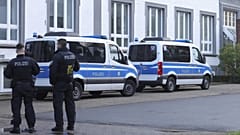 Archív fotó: rendőrök egy tavalyi solingeni házkutatásnál