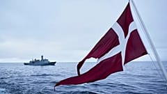Navi da guerra danesi partecipano a un'esercitazione militare con centinaia di truppe di diversi membri europei della NATO nell'Oceano Artico a Nuuk, 15 settembre 2025.
