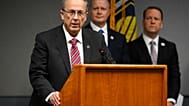 Prokurator hrabstwa Utah Jeff Gray przemawia podczas konferencji, na której ogłoszono zarzuty wobec Tylera Robinsona, we wtorek, 16 września 2025 r. 