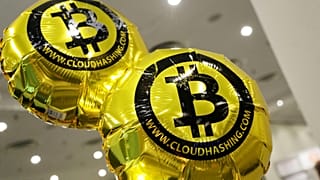 بالونات تحمل شعار البيتكوين في مؤتمر في نيويورك، الاثنين 7 أبريل/ نيسان 2014.