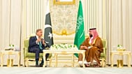 ولي العهد السعودي الأمير محمد بن سلمان، ورئيس الوزراء الباكستاني شهباز شريف.