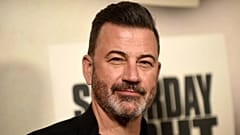 DATEI - Jimmy Kimmel kommt zu einer Sondervorführung des Films "Saturday Night" im Vista Theater, 24. September 2024, in Los Angeles. (Foto: Richard Shotwell/Invision/AP, 