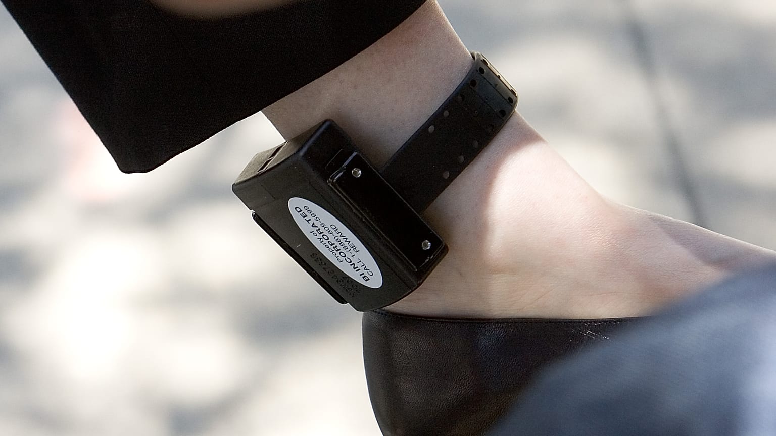 Imagen de archivo, pulsera orden de alejamiento