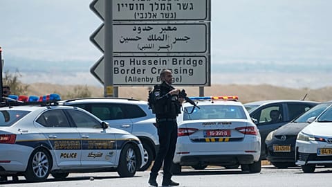 مقتل إسرائيليين في إطلاق نار عند معبر اللنبي الحدودي.. والأردن يدين الهجوم ويفتح تحقيقاً
