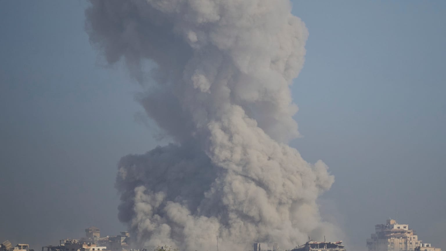 Soldato israeliano fa il check delle munizioni