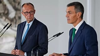 El canciller alemán junto a su homólogo español. 