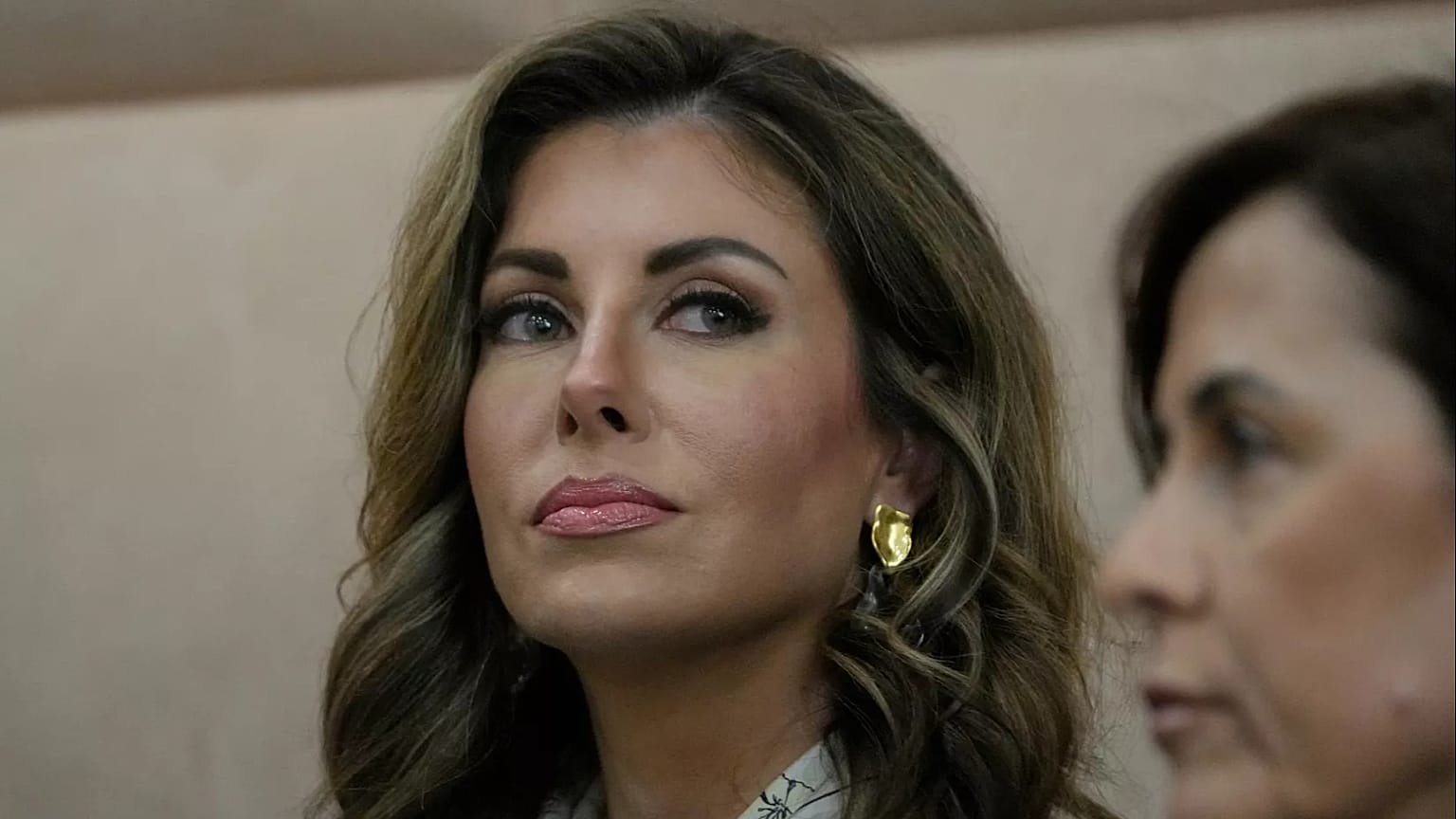 Morgan Ortagus, representante estadounidense en Naciones Unidas, durante un encuentro diplomático del 18 de agosto con el presidente libanés en Baabda, al este de Beirut.