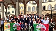 Esponenti di Alleanza Verdi e Sinistra (Avs) espongono le bandiere del gruppo