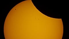 Das wird die letzte Finsternis des Jahres sein: Das sind die einzigen Orte, von denen aus das himmlische Ereignis - die partielle Sonnenfinsternis - beobachtet werden kann.