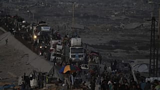 Palestinesi in fuga da Gaza City