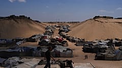 فلسطينيون نازحون في خان يونس جنوب قطاع غزة، الأحد 21 أيلول/سبتمبر 2025. 
