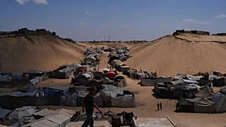 فلسطينيون نازحون في خان يونس جنوب قطاع غزة، الأحد 21 أيلول/سبتمبر 2025. 