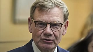 Wadephul wartet am 18. August 2025, im Büro des japanischen Premierministers in Tokio auf ein Treffen mit dem japanischen Premierminister Shigeru Ishiba