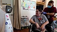 Dieser therapeutische Roboter kann sich in Krankenhäusern bewegen und nach kranken Kindern sehen.