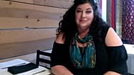 Tara Reade pose pour une photo lors d'une interview à Nevada City, en Californie, le 4 avril 2019.